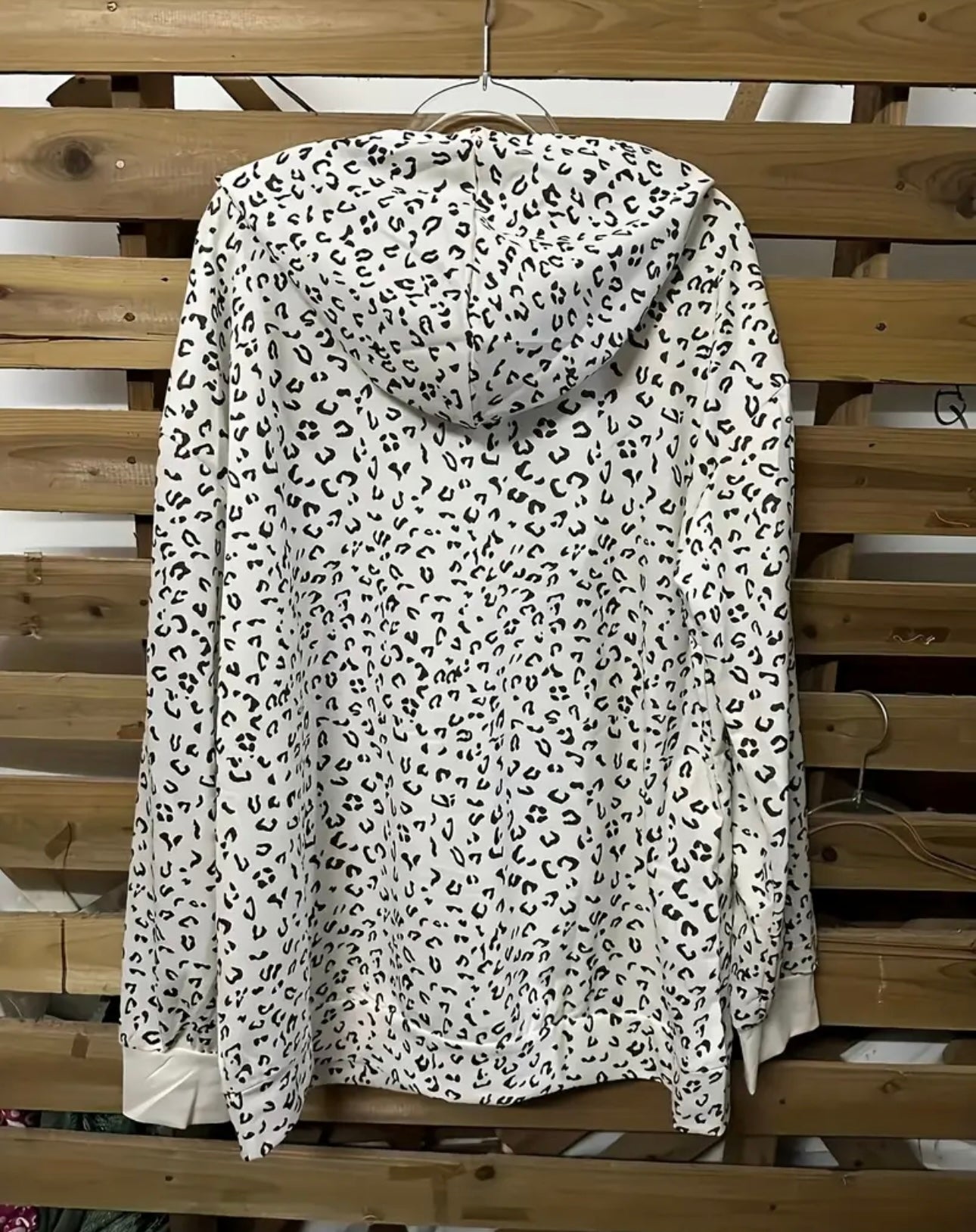 Soft Hoodie - Cozy Pullover Sweatshirt with Kangaroo pocket