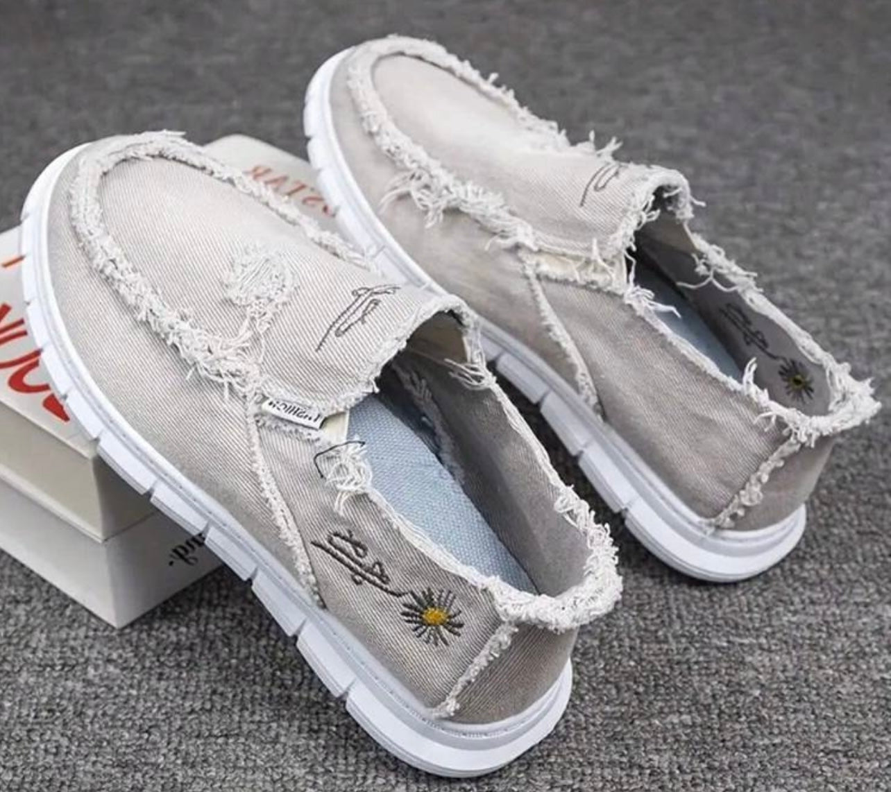 Unisex Canvas Shoe