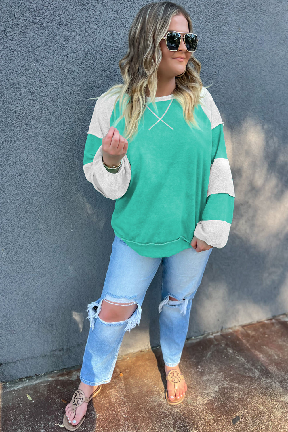 Sweatshirts & Sweaters