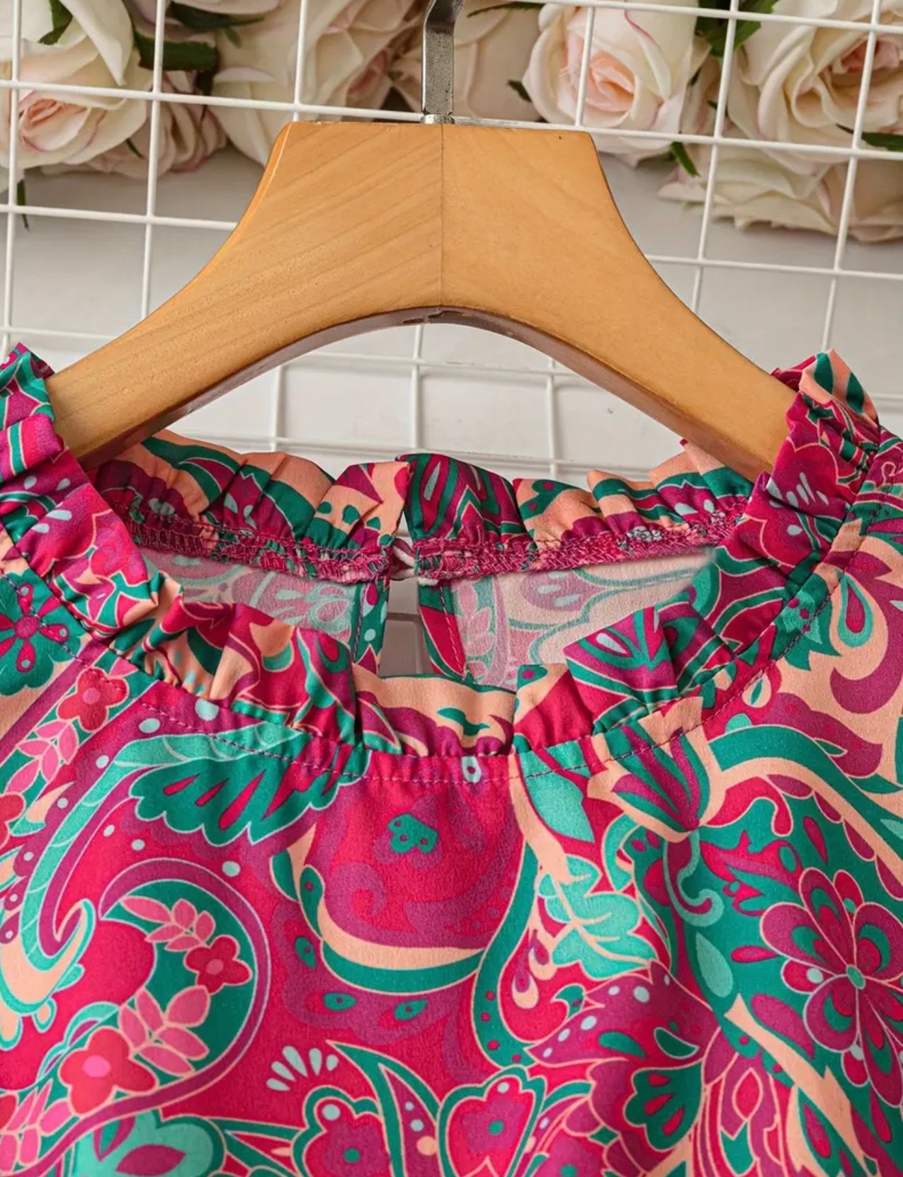 Lightweight Plus Size Women's Paisley Print Blouse