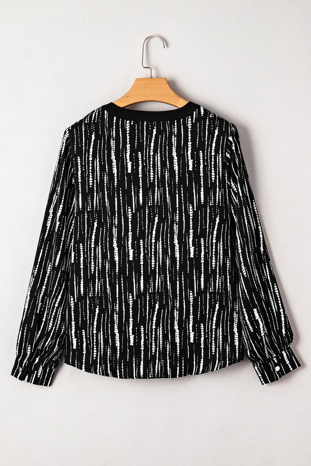 Black Spring and Autumn Abstract Print V-neck Long-sleeve Blouse